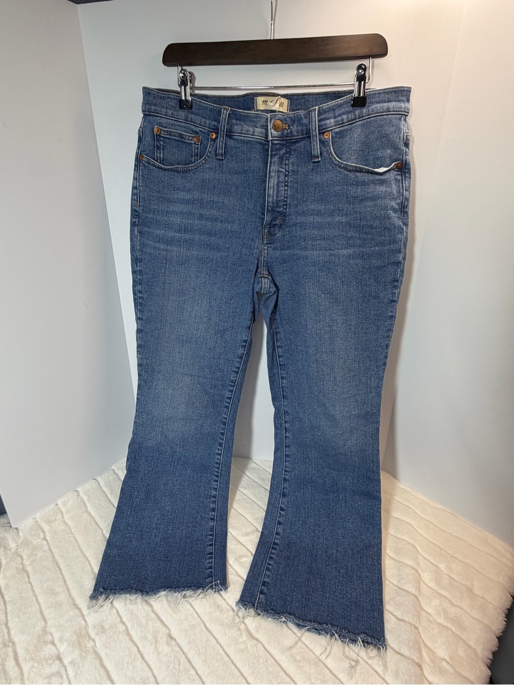 Madewell Blue Raw-Hem Flare Jeans. Madewell - 31 (12) jeans - Ladies wide leg